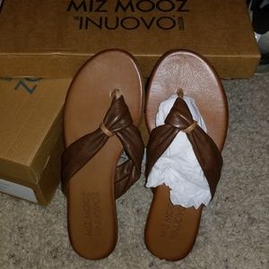3/$10! NWT Miz Mooz brown leather sandals